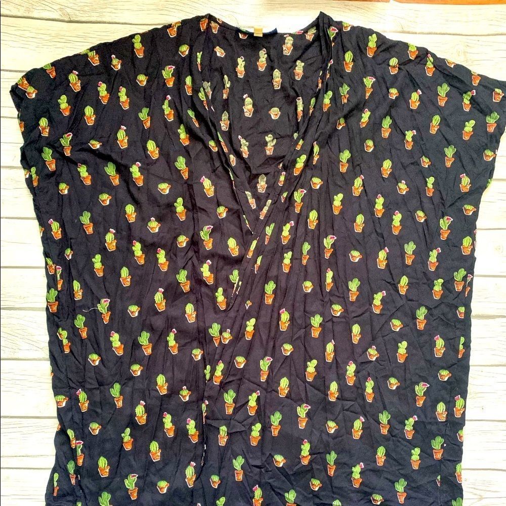 Francesca’s black cactus print kimono-medium